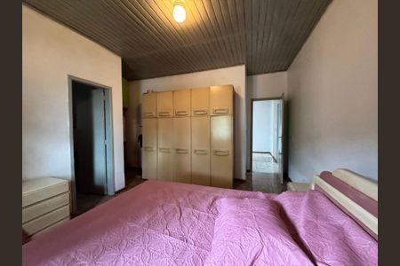 Casa à venda com 240m², 3 quartos e 1 vagaQuarto