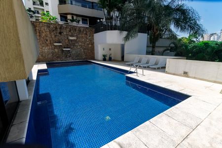 Apartamento à venda com 149m², 3 quartos e 3 vagasÁrea comum - Piscina