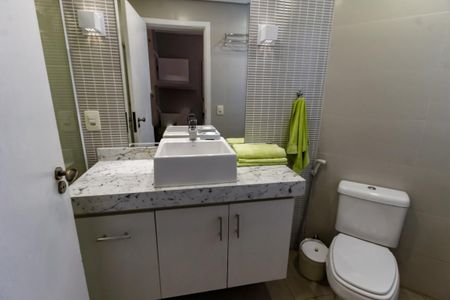 Apartamento à venda com 149m², 3 quartos e 3 vagasBanheiro da Suíte 2