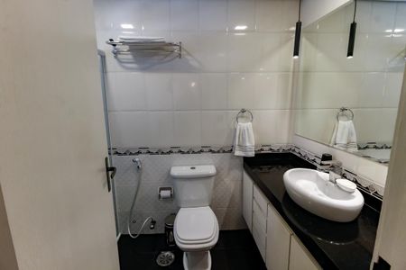 Apartamento à venda com 149m², 3 quartos e 3 vagasBanheiro da Suíte 1