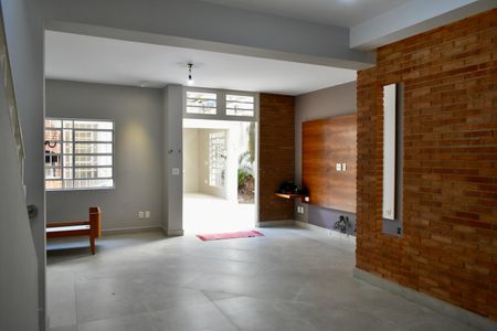 Casa à venda com 190m², 3 quartos e 3 vagasSala