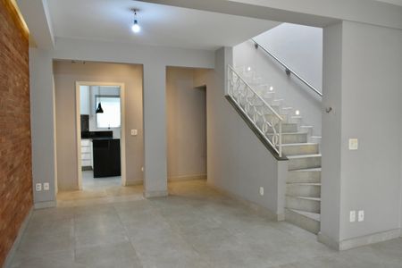 Casa à venda com 190m², 3 quartos e 3 vagasSala