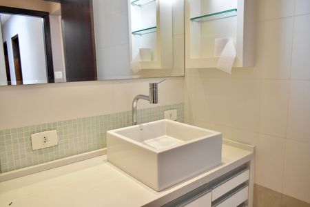 Casa à venda com 190m², 3 quartos e 3 vagasBanheiro da Suíte