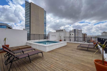 Studio à venda com 26m², 1 quarto e sem vagaPiscina