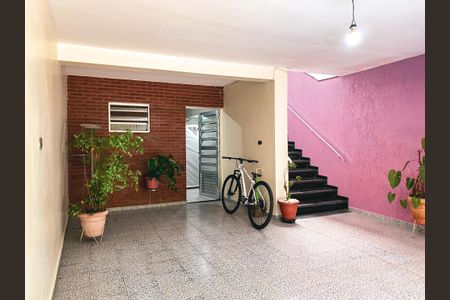 Casa à venda com 180m², 4 quartos e 2 vagas Casa à venda com 180m², 4 quartos e 2 vagasGaragem