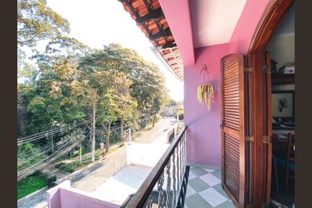 Casa à venda com 180m², 4 quartos e 2 vagas Casa à venda com 180m², 4 quartos e 2 vagasSacada do Suíte 1