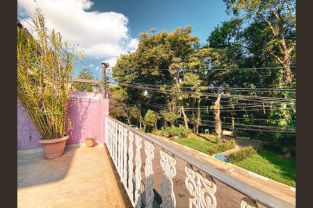 Casa à venda com 180m², 4 quartos e 2 vagas Casa à venda com 180m², 4 quartos e 2 vagasSacada do Suíte 1