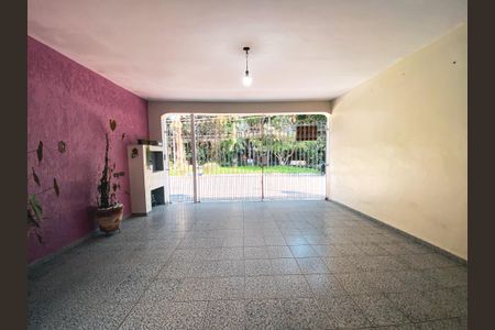 Casa à venda com 180m², 4 quartos e 2 vagas Casa à venda com 180m², 4 quartos e 2 vagasGaragem