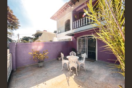 Casa à venda com 180m², 4 quartos e 2 vagas Casa à venda com 180m², 4 quartos e 2 vagasVaranda do Quarto 2