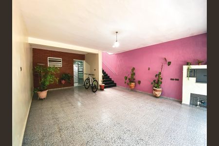 Casa à venda com 180m², 4 quartos e 2 vagas Casa à venda com 180m², 4 quartos e 2 vagasGaragem