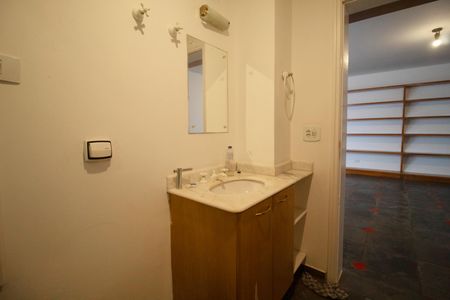 Casa à venda com 110m², 2 quartos e 1 vagaBanheiro