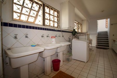 Casa à venda com 110m², 2 quartos e 1 vagaÁrea de Serviço
