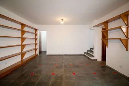 Casa à venda com 110m², 2 quartos e 1 vagaSala