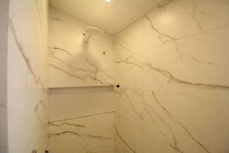 Casa de condomínio à venda com 201m², 5 quartos e 1 vagaBanheiro da suíte 4