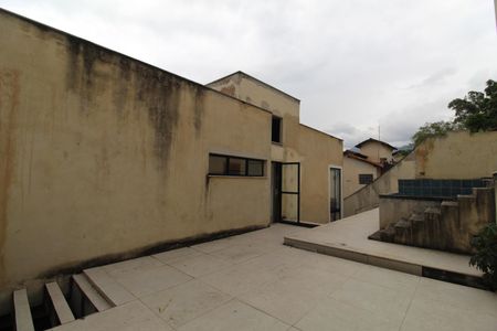 Casa de condomínio à venda com 201m², 5 quartos e 1 vagaFundos da casa