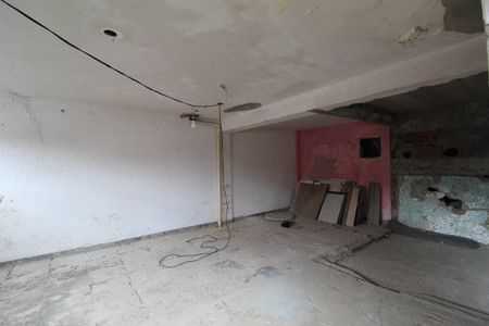 Casa de condomínio à venda com 201m², 5 quartos e 1 vagaPossível escritório 