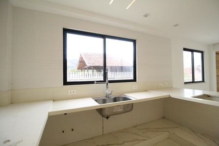 Casa de condomínio à venda com 201m², 5 quartos e 1 vagaCozinha