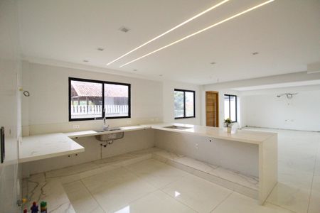 Casa de condomínio à venda com 201m², 5 quartos e 1 vagaCozinha