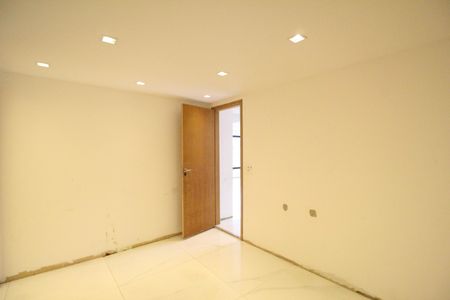 Casa de condomínio à venda com 201m², 5 quartos e 1 vagaSuíte 1