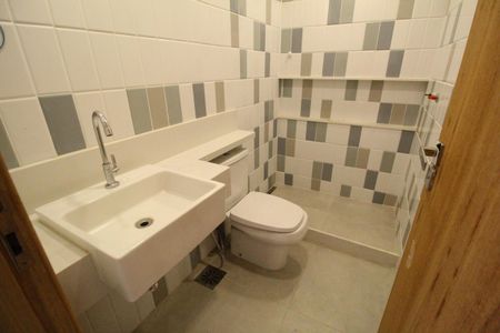 Casa de condomínio à venda com 201m², 5 quartos e 1 vagaBanheiro da suíte 3