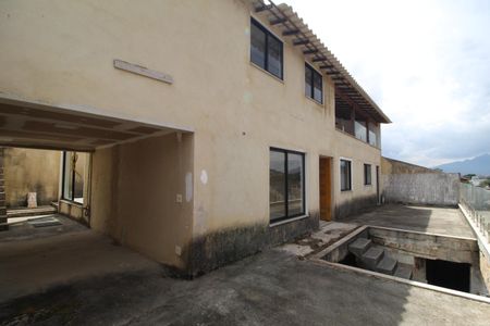 Casa de condomínio à venda com 201m², 5 quartos e 1 vagaFrente da casa