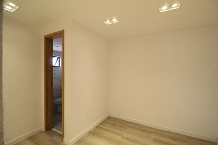 Casa de condomínio à venda com 201m², 5 quartos e 1 vagaSuíte 4 - Closet