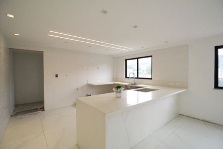 Casa de condomínio à venda com 201m², 5 quartos e 1 vagaCozinha