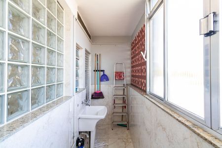 Apartamento para alugar com 65m², 2 quartos e 1 vaga Apartamento para alugar com 65m², 2 quartos e 1 vagaCozinha e Área de Serviço