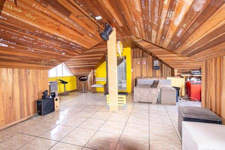 Casa para alugar com 200m², 2 quartos e 2 vagas Casa para alugar com 200m², 2 quartos e 2 vagasAtico