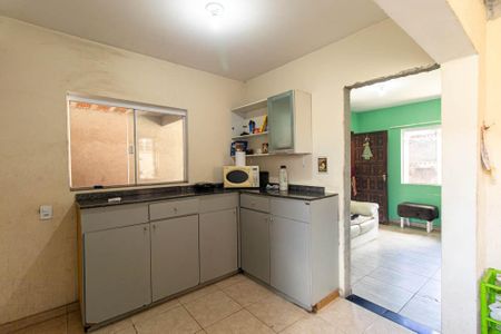 Casa para alugar com 200m², 2 quartos e 2 vagas Casa para alugar com 200m², 2 quartos e 2 vagasCozinha e Área de Serviço