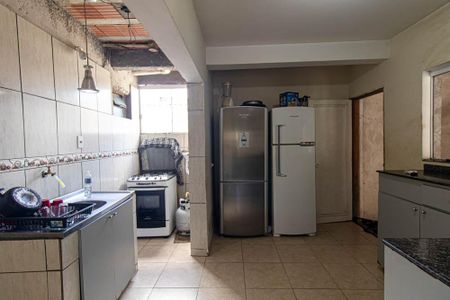 Casa para alugar com 200m², 2 quartos e 2 vagas Casa para alugar com 200m², 2 quartos e 2 vagasCozinha e Área de Serviço
