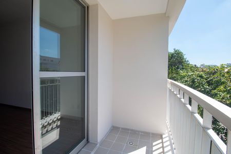 Apartamento à venda com 75m², 3 quartos e 1 vaga Apartamento à venda com 75m², 3 quartos e 1 vagaVaranda