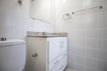 Apartamento à venda com 75m², 3 quartos e 1 vaga Apartamento à venda com 75m², 3 quartos e 1 vagaBanheiro