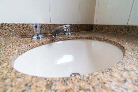 Apartamento à venda com 125m², 3 quartos e 3 vagasBanheiro da Suíte 2 Detalhe