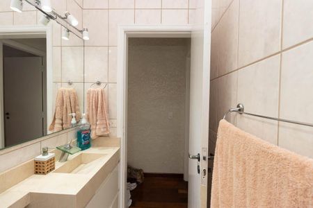 Casa à venda com 134m², 4 quartos e 3 vagasBanheiro Social