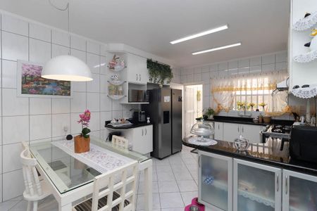 Casa à venda com 134m², 4 quartos e 3 vagasCozinha