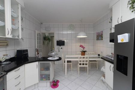 Casa à venda com 134m², 4 quartos e 3 vagasCozinha