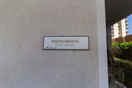 Apartamento para alugar com 136m², 3 quartos e 2 vagas Apartamento para alugar com 136m², 3 quartos e 2 vagasÁrea comum - Salão de festas Infantil