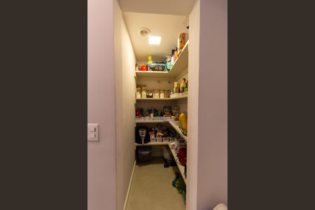 Apartamento para alugar com 136m², 3 quartos e 2 vagas Apartamento para alugar com 136m², 3 quartos e 2 vagasDespensa