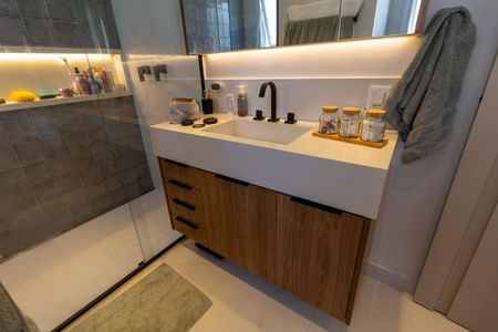 Apartamento para alugar com 136m², 3 quartos e 2 vagas Apartamento para alugar com 136m², 3 quartos e 2 vagasBanheiro da Suíte