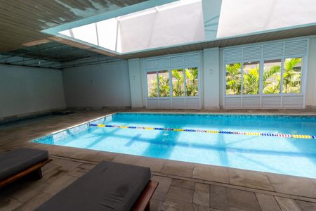 Apartamento para alugar com 136m², 3 quartos e 2 vagas Apartamento para alugar com 136m², 3 quartos e 2 vagasÁrea comum - Piscina Aquecida