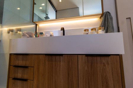 Apartamento para alugar com 136m², 3 quartos e 2 vagas Apartamento para alugar com 136m², 3 quartos e 2 vagasBanheiro da Suíte