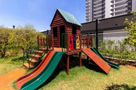 Apartamento para alugar com 136m², 3 quartos e 2 vagas Apartamento para alugar com 136m², 3 quartos e 2 vagasÁrea comum - Playground