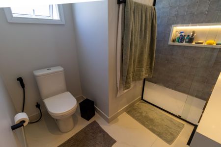 Apartamento para alugar com 136m², 3 quartos e 2 vagas Apartamento para alugar com 136m², 3 quartos e 2 vagasBanheiro da Suíte