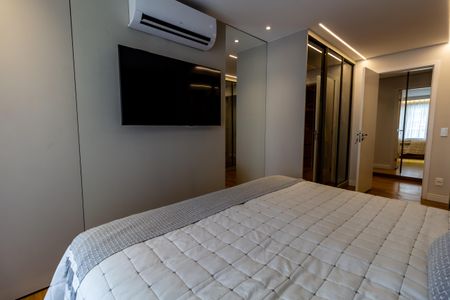 Apartamento para alugar com 136m², 3 quartos e 2 vagas Apartamento para alugar com 136m², 3 quartos e 2 vagasSuíte
