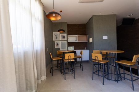 Apartamento para alugar com 136m², 3 quartos e 2 vagas Apartamento para alugar com 136m², 3 quartos e 2 vagasÁrea comum - Boliche