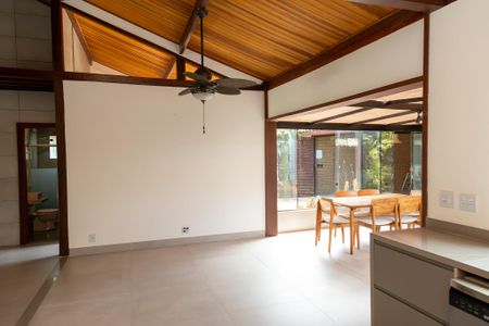 Casa de condomínio para alugar com 360m², 3 quartos e 4 vagasCozinha