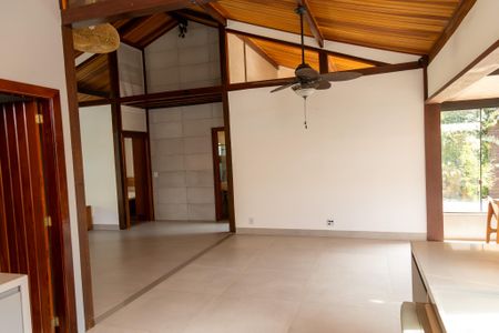 Casa de condomínio para alugar com 360m², 3 quartos e 4 vagasCozinha