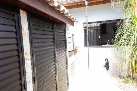 Casa de condomínio para alugar com 360m², 3 quartos e 4 vagasÁrea de Serviço