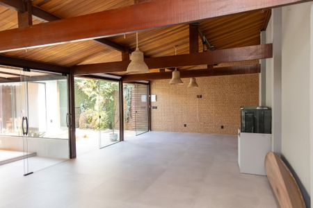 Casa de condomínio para alugar com 360m², 3 quartos e 4 vagasÁrea gourmet